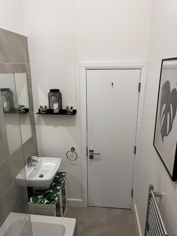 Spacious Modern 1-Bed Apartment Near Victoria Park Λονδίνο Εξωτερικό φωτογραφία