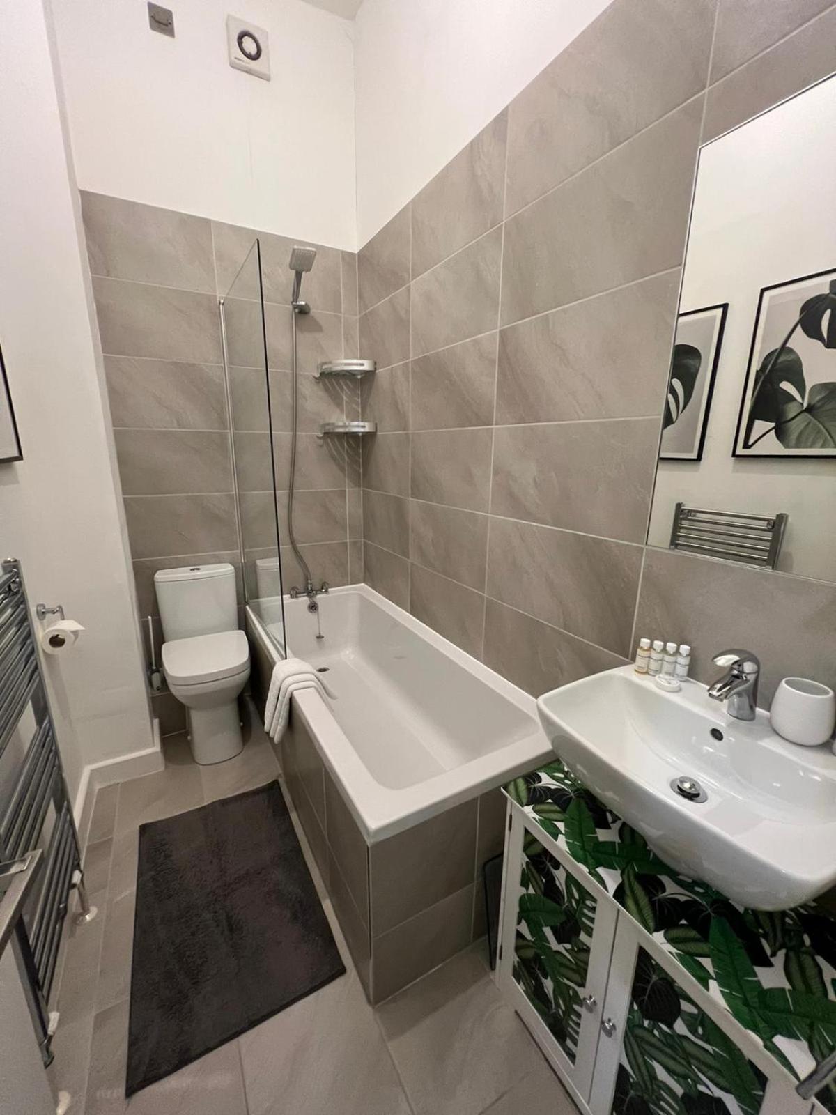 Spacious Modern 1-Bed Apartment Near Victoria Park Λονδίνο Εξωτερικό φωτογραφία